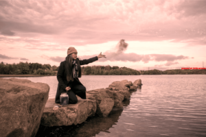 Het slordig aftikken van de sigaar (14)