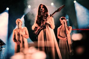 In 2020 verscheen van deze zangeres het album 'Bitterzoet' (5.2.6)