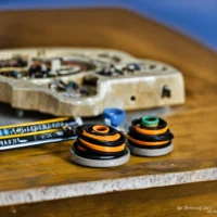 Delen van afspeelapparaten die een wasbeurt hebben gehad. (14)