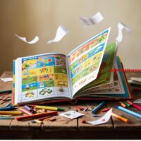 Uitgave met opdrachten en puzzels, voor en over 5 dec. bv. (7)