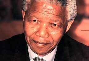 Wie was de eerste zwarte president van zuid afrika. (6.7)