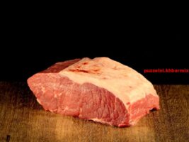 Wie dit vlees opheeft moet op een houtje bijten. (4)