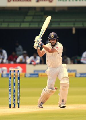 Hoe heet bij cricket een onderhands gebowlde bal (3)