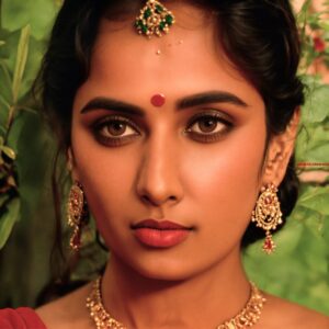 Veelal rode stip op het voorhoofd van een hindoevrouw als bescherming voor haar en haar echtgenoot. (5)