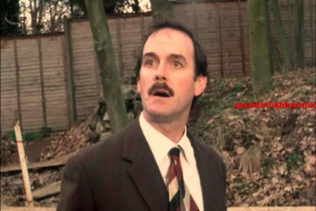 Hoe heet de Spaanse hulp van Basil Fawlty