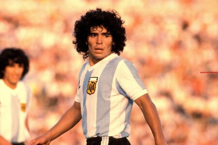 Welke voetballer had als bijnaam Pluisje (5.8)