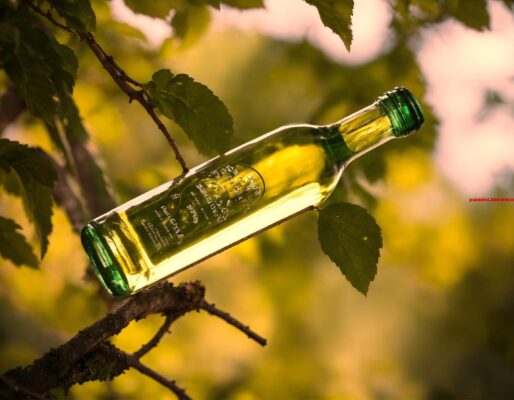 De zoete witte wijn van dit Griekse eiland is wereldberoemd. (5) letters