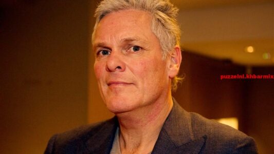 Wat is de voornaam van cabaretier Van Deudekom (4) letters