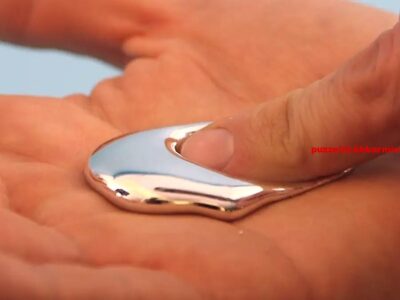 Welk metaal is bij kamertemperatuur vloeibaar (4) letters