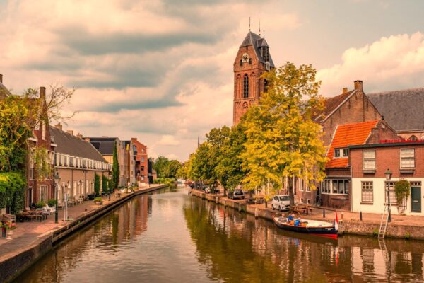 Welke stad ligt bij de samenvloeiing van de Hollandse IJssel en de Gouwe (5)