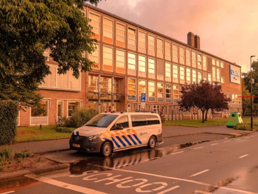 Deze vorm van extreme agressie onder groepen jongeren leidde afgelopen vrijdag tot schoolsluiting in Beverwijk (6)