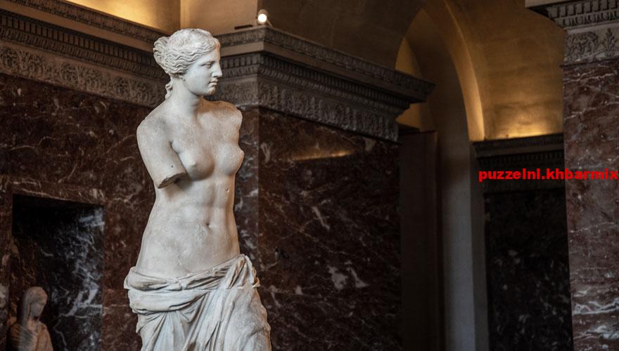 Dit Griekse symbool van eeuwige schoonheid is te bewonderen in het Louvre. (5.3.4) letters