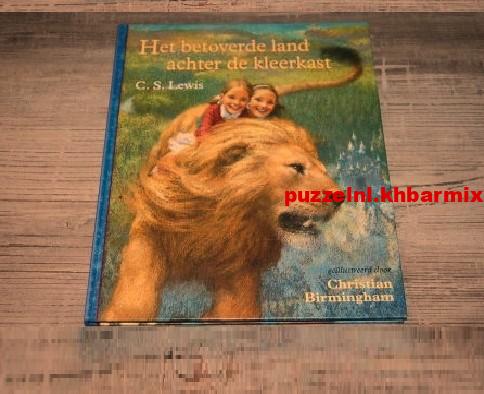 Hoe heet het betoverde land dat via de kleerkast te bereiken is (6)