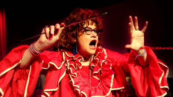 Welke actrice speelde de rol van Tante Til in de serie 'De Familie Knots' (12)