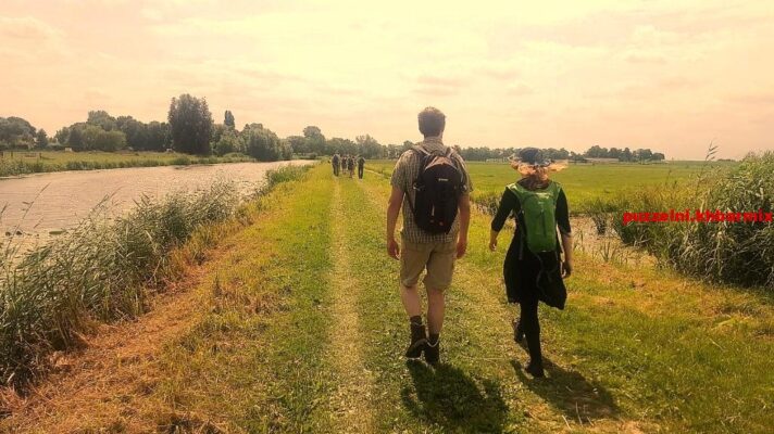 Hoe heet een wandelroute over boerenland (10)