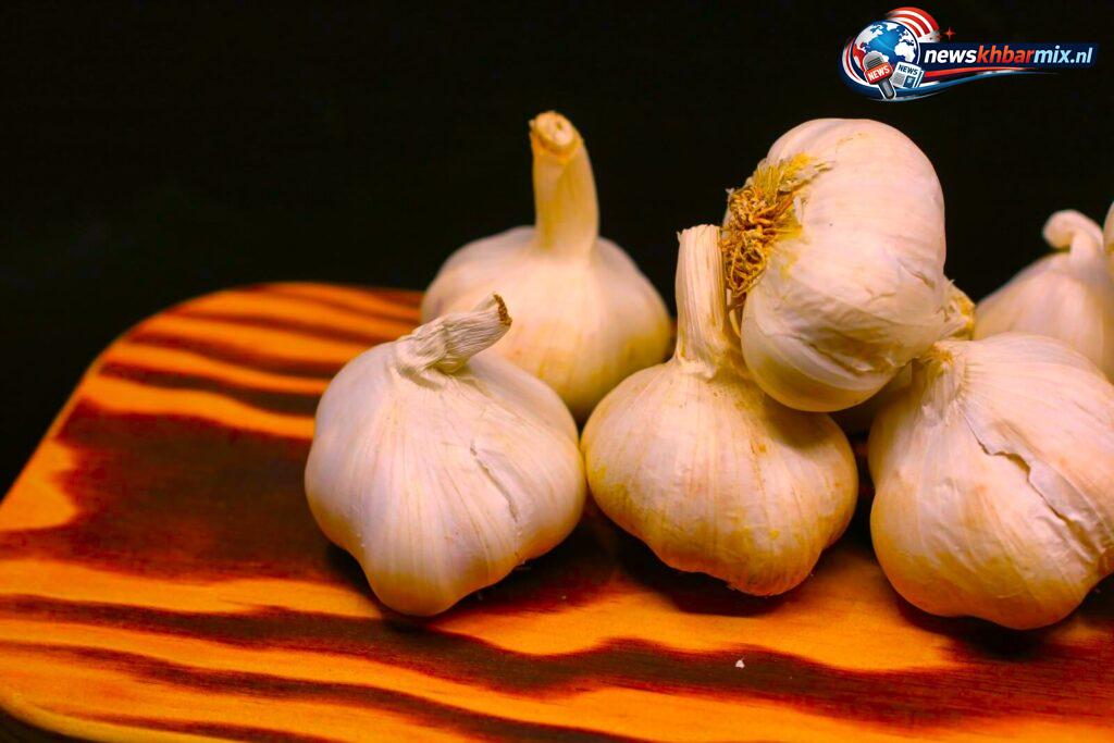 Hoe-heet-het-afzonderlijk-deeltje-van-een-knoflookbol-7-1024x683 Hoe heet het afzonderlijk deeltje van een knoflookbol? (7) letters Oplossingen puzzels 10 mei 2026