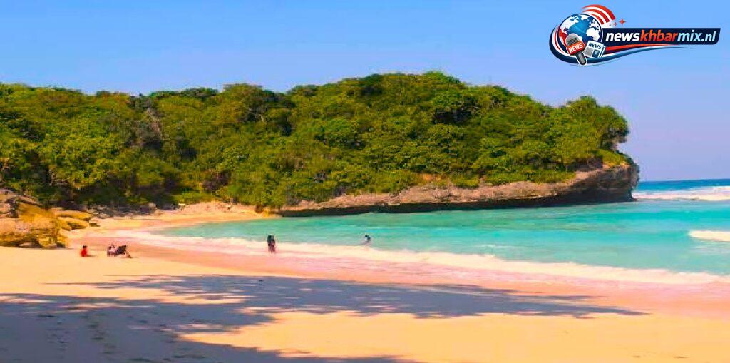 Indonesisch eiland tussen Bali en Soembawa (6)